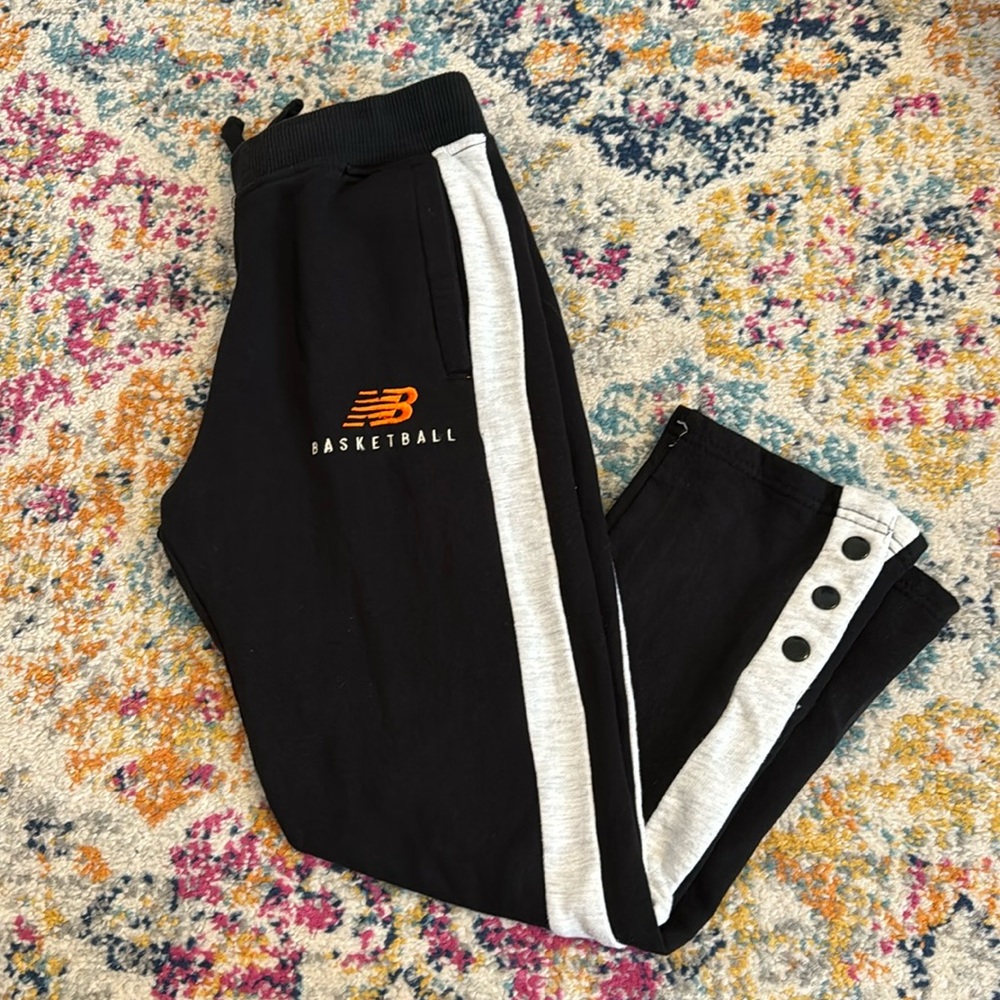 Boys M, 10/12 New Balance Basketball Sweats, Black & grey, drawstring & pockets